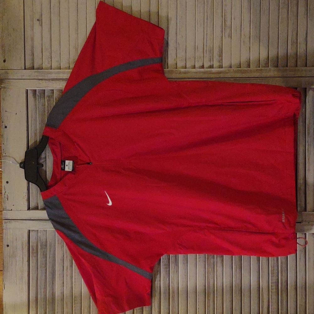 Nike storm fit wind breaker